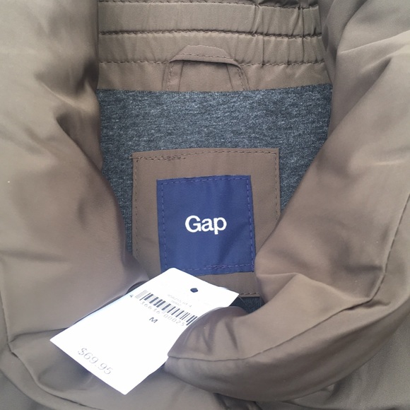 Brand New Gap puffy vest Medium - Picture 2 of 5
